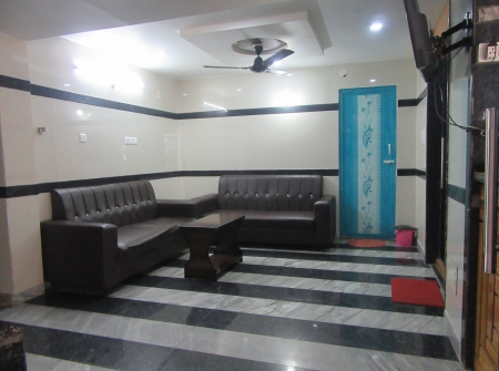 2) Li Id 268 - Lobby.JPG